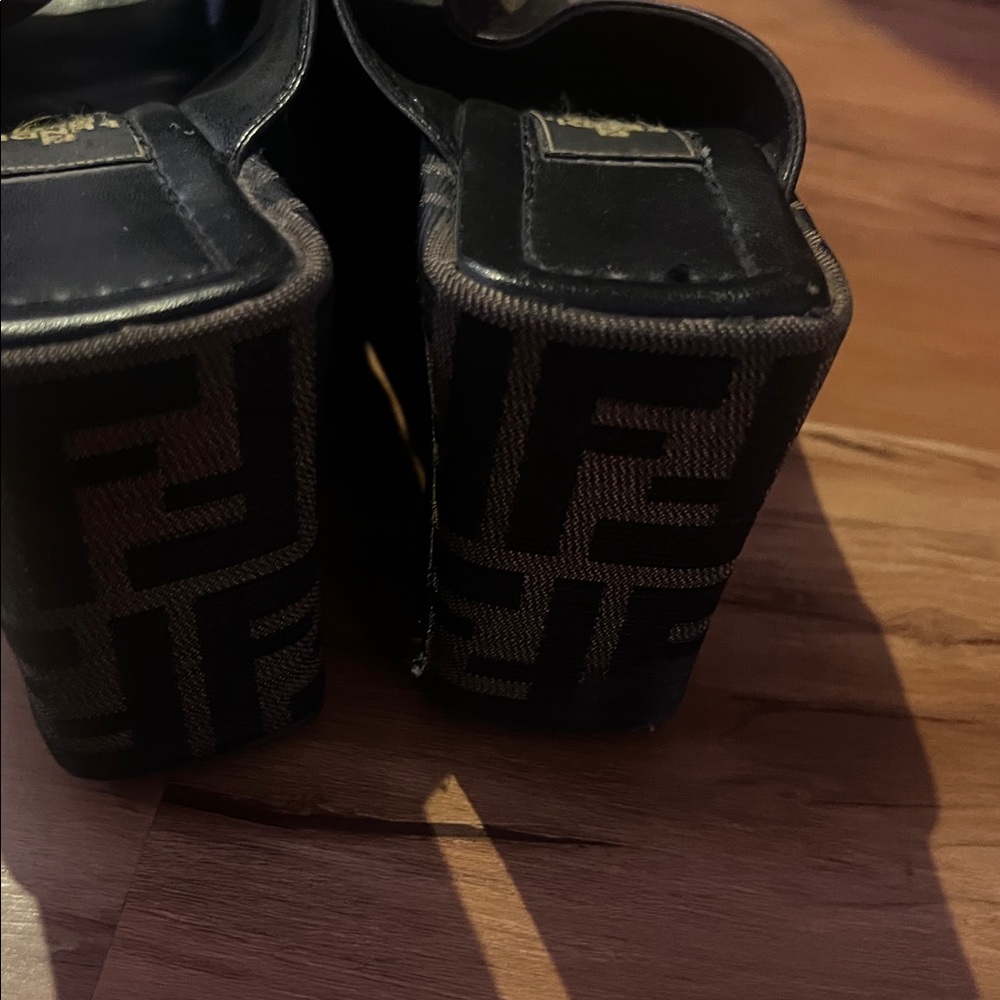 Fendi Black and Brown Leather Slides - Picture 2 of 7